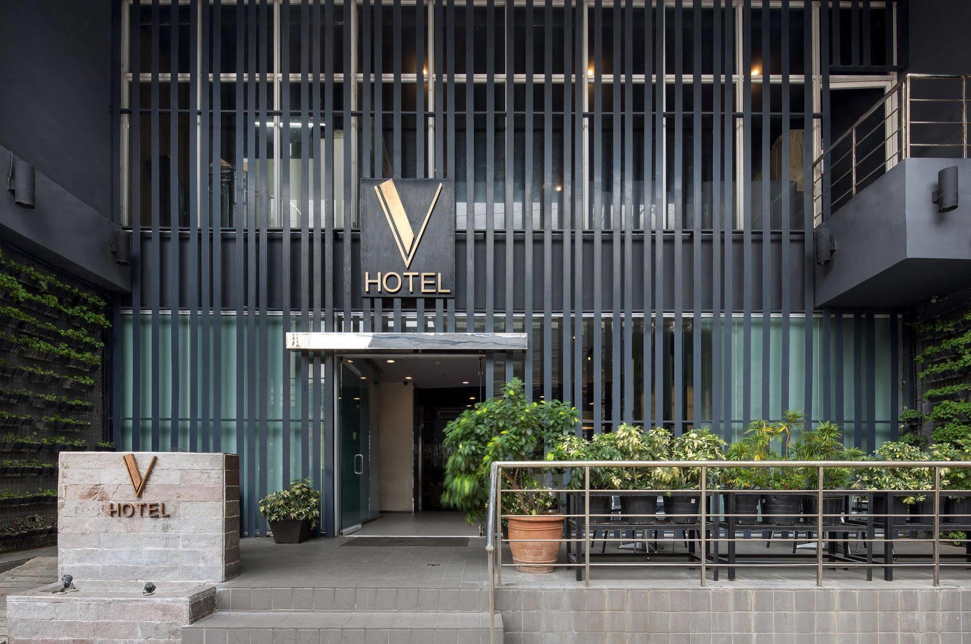 V Hotel Manila Exterior photo