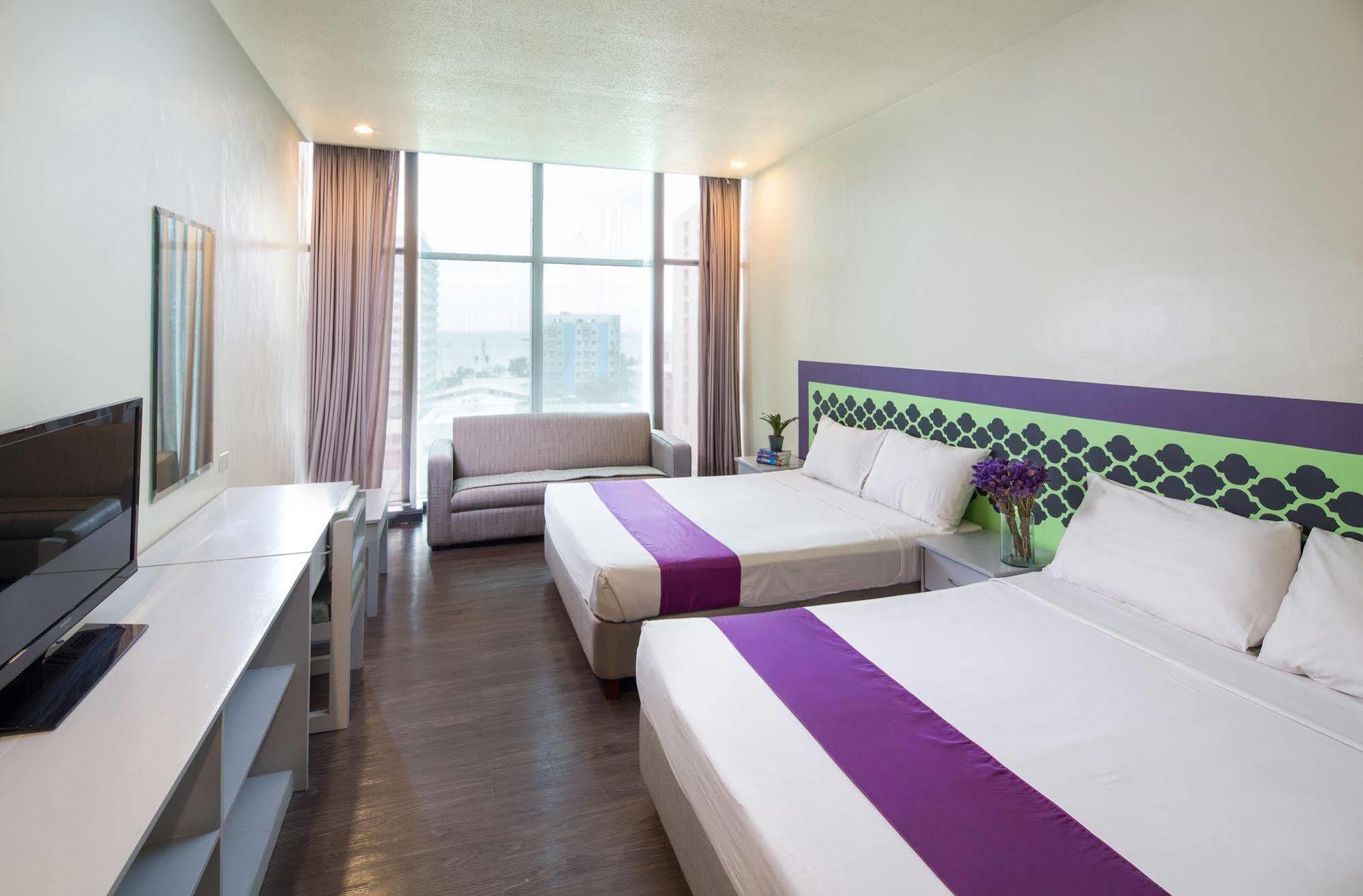 V Hotel Manila Exterior photo